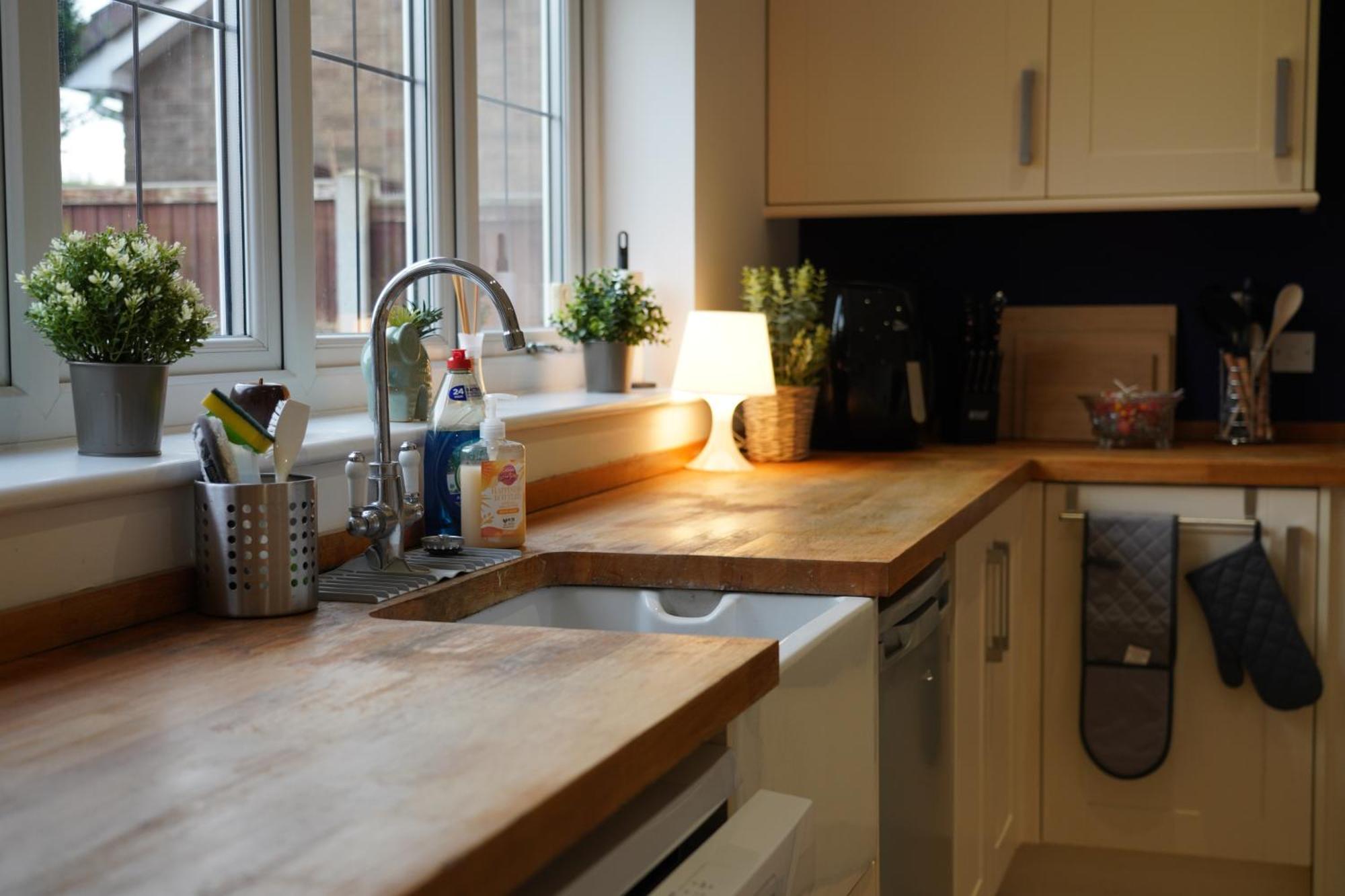 8 Double Beds In A 5 Bedroom House, Pets Welcome Epworth Exterior foto