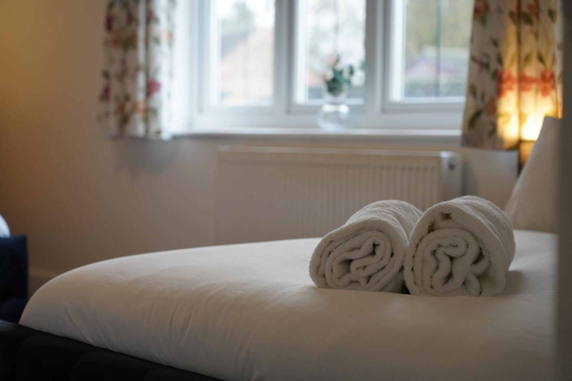 8 Double Beds In A 5 Bedroom House, Pets Welcome Epworth Exterior foto